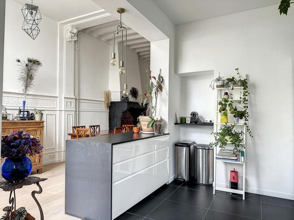 Cinquentenaire - Magnifique duplex avec jardin & garage