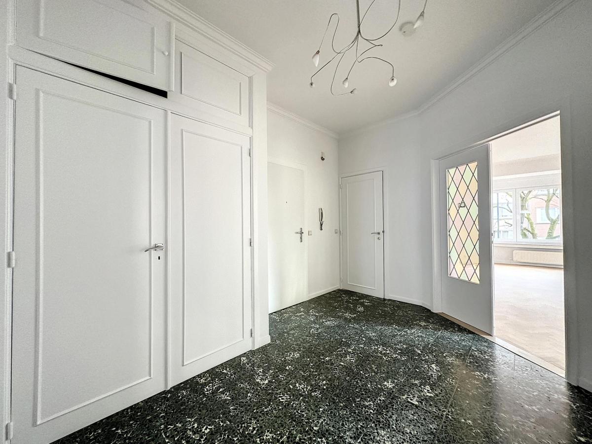 Altitude 100/Molière : Bel appartement de 2 chambres rénové