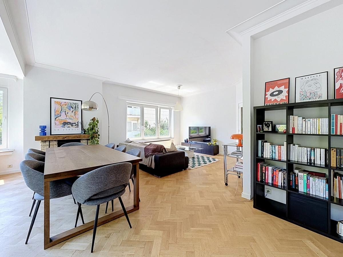 Altitude 100/Molière : Bel appartement de 2 chambres rénové