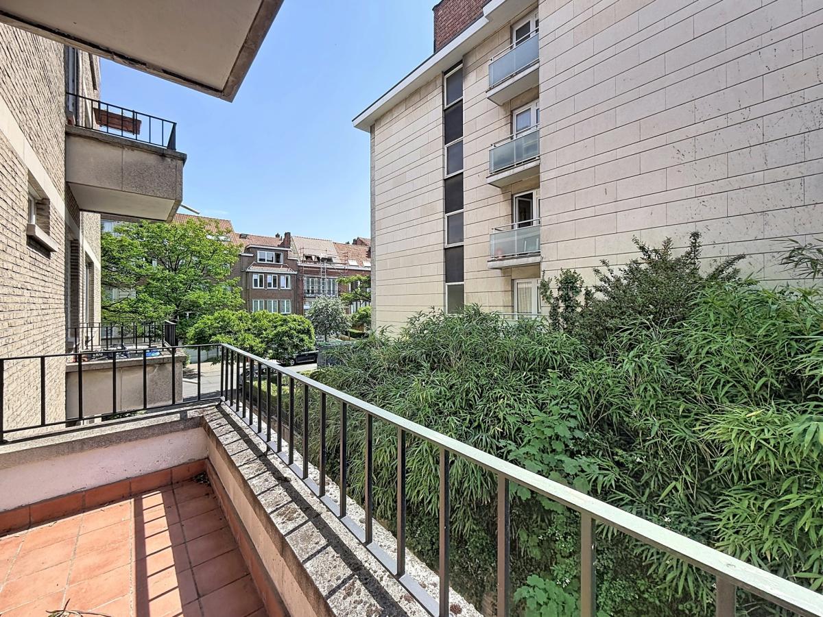 Altitude 100/Molière : Bel appartement de 2 chambres rénové