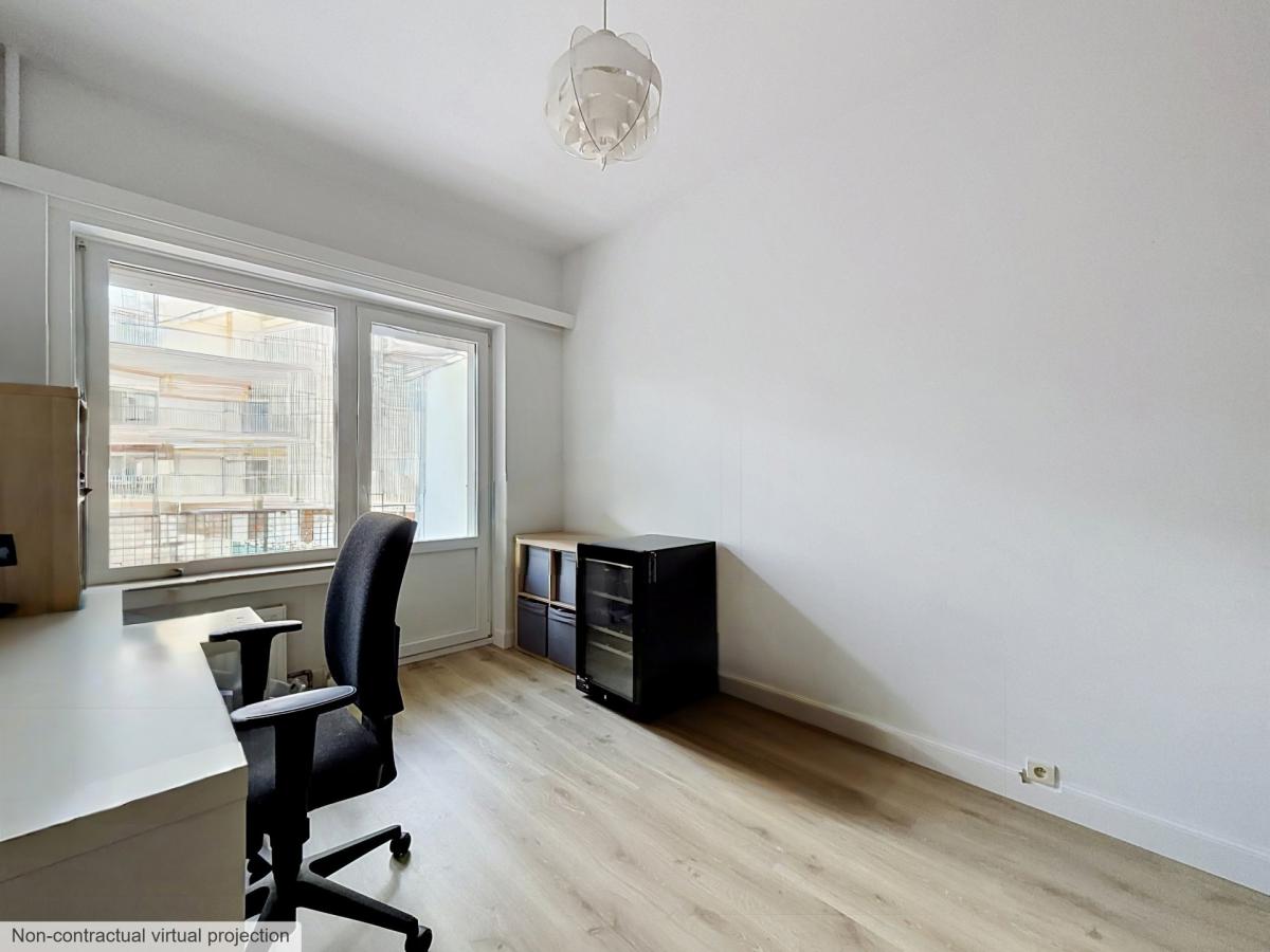 Altitude 100/Molière : Bel appartement de 2 chambres rénové