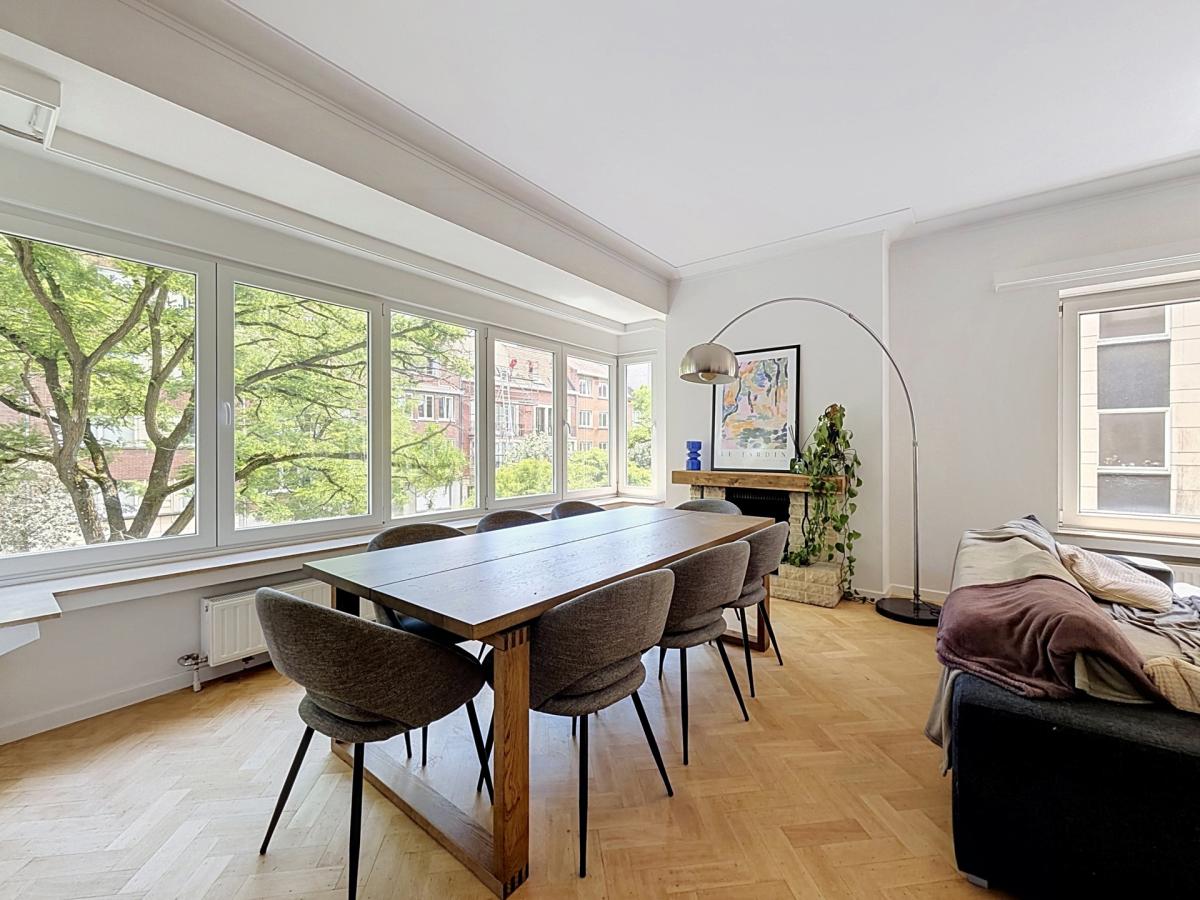 Altitude 100/Molière : Bel appartement de 2 chambres rénové