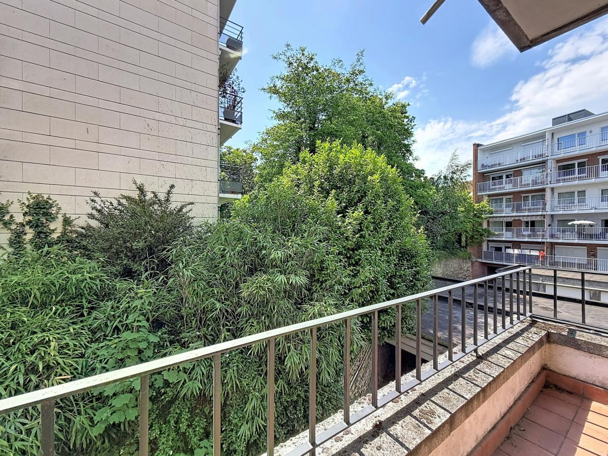 Altitude 100/Molière : Bel appartement de 2 chambres rénové