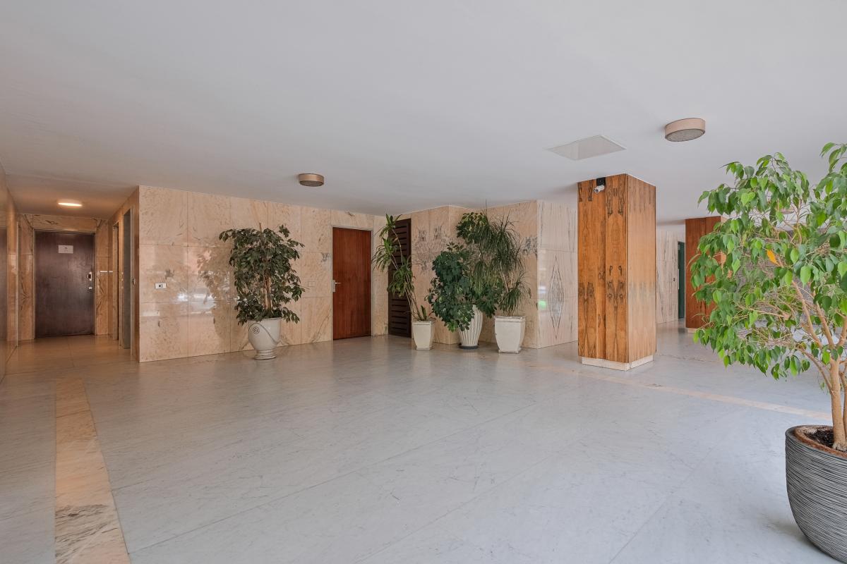Churchill/Cavell - Appart ± 180 m² avec terrasses et garage.