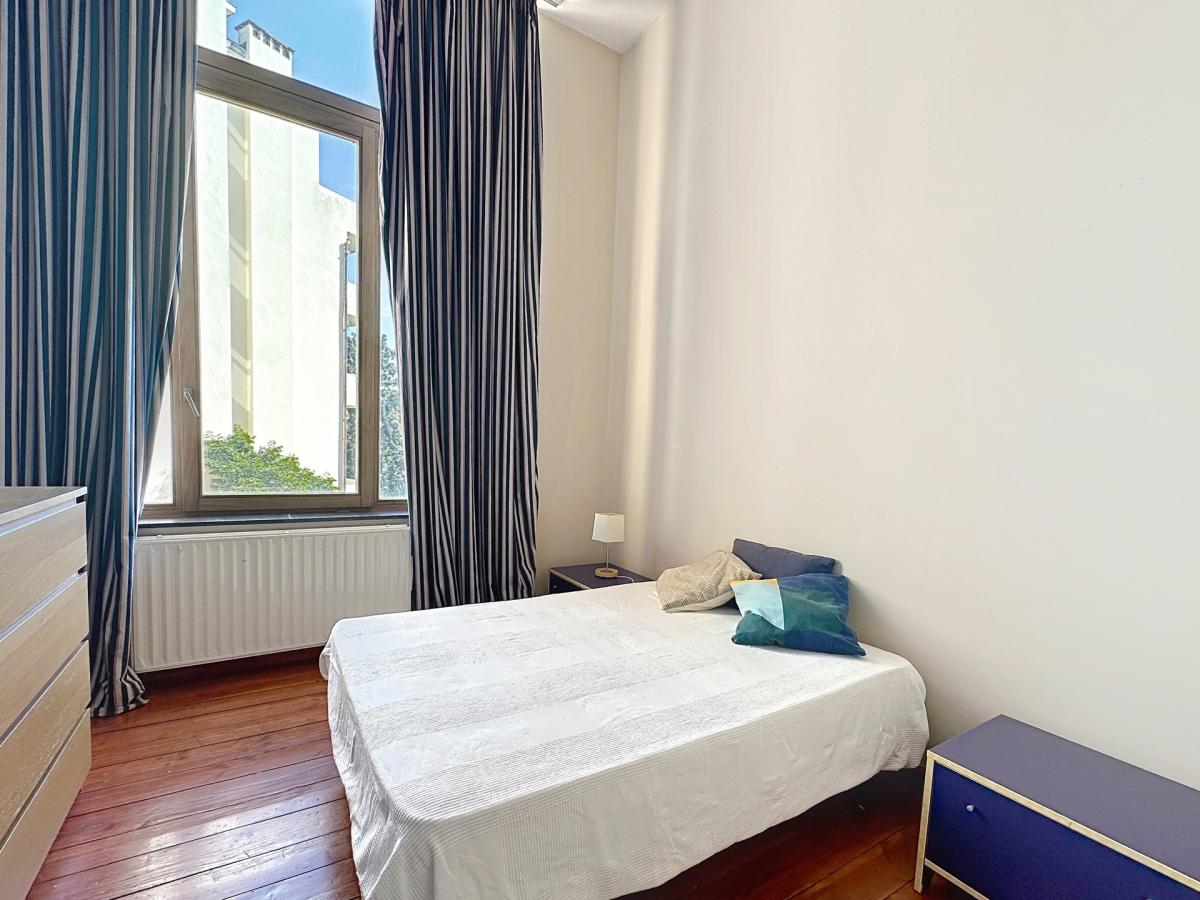 Etangs d'Ixelles / Louise : Bel appartement de caractère