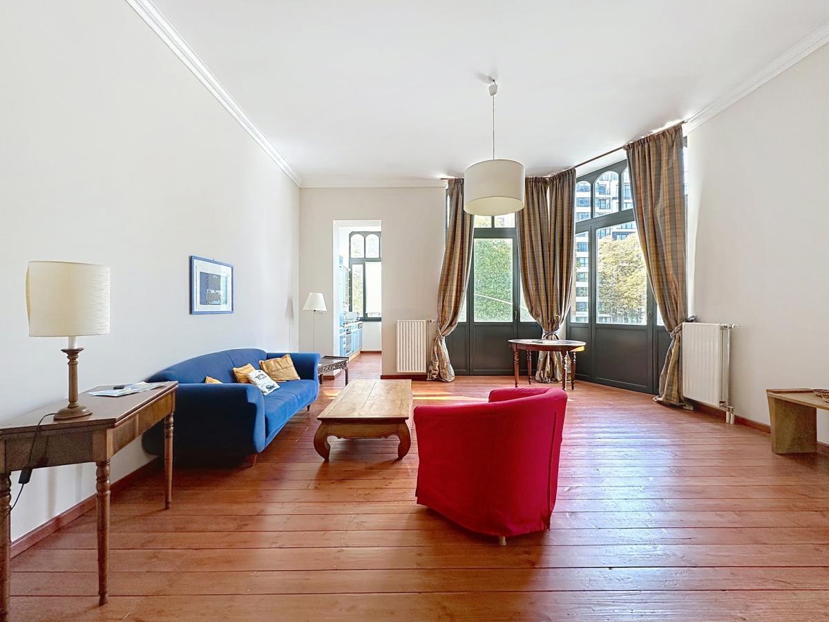 Etangs d'Ixelles / Louise : Bel appartement de caractère