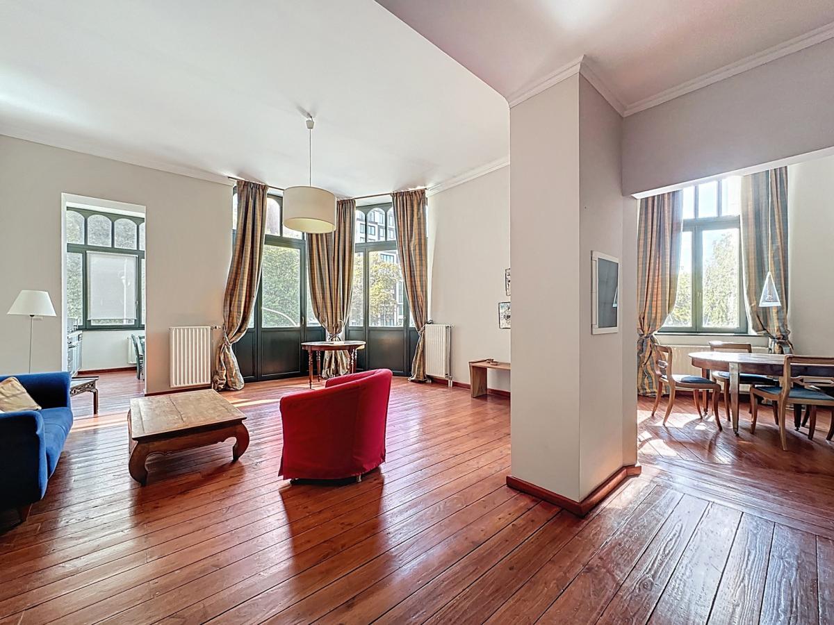 Etangs d'Ixelles / Louise : Bel appartement de caractère