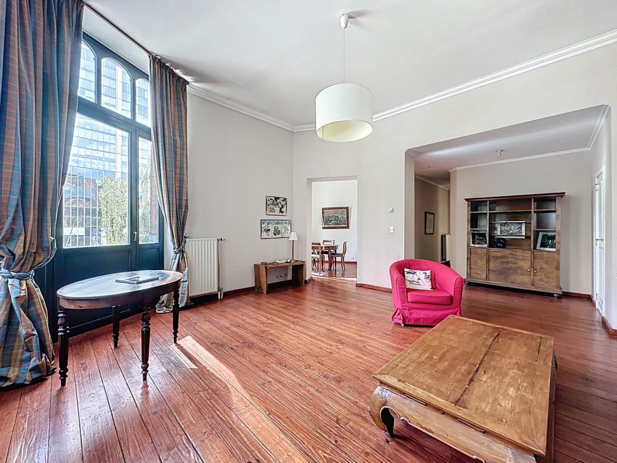 Etangs d'Ixelles / Louise : Bel appartement de caractère