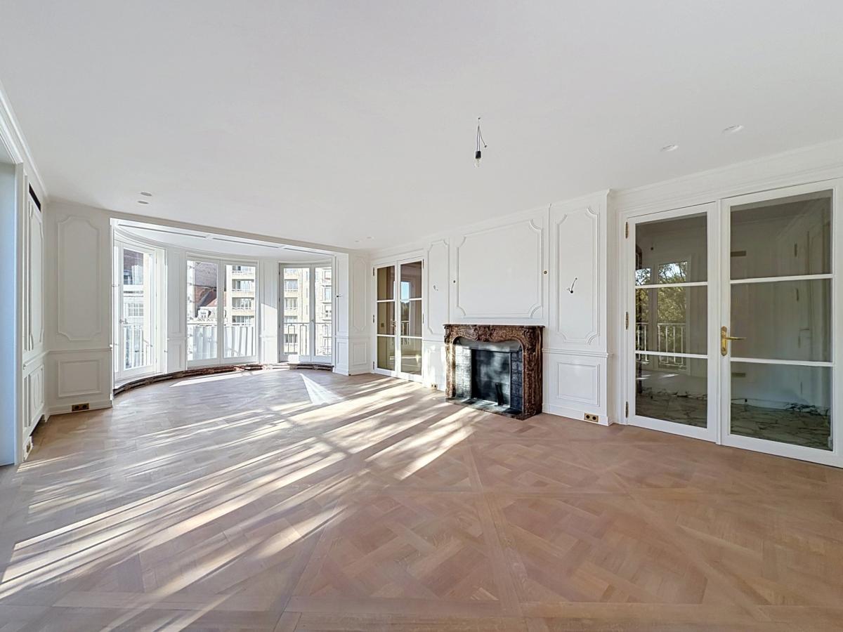 Louise /Abbaye : Somptueux appartement caractère remis à neuf