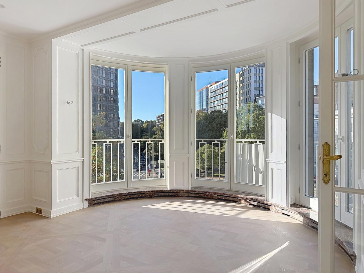 Louise /Abbaye : Somptueux appartement caractère remis à neuf
