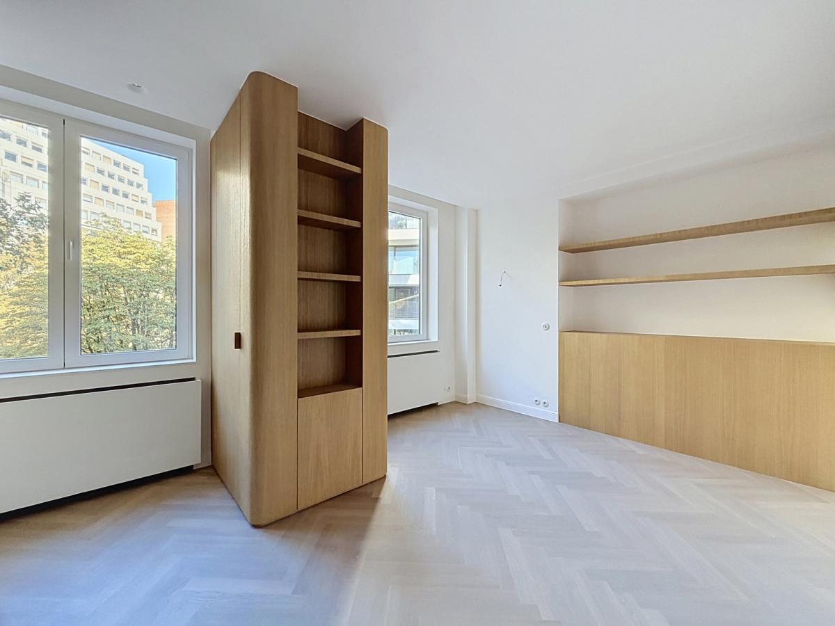 Louise /Abbaye : Somptueux appartement caractère remis à neuf