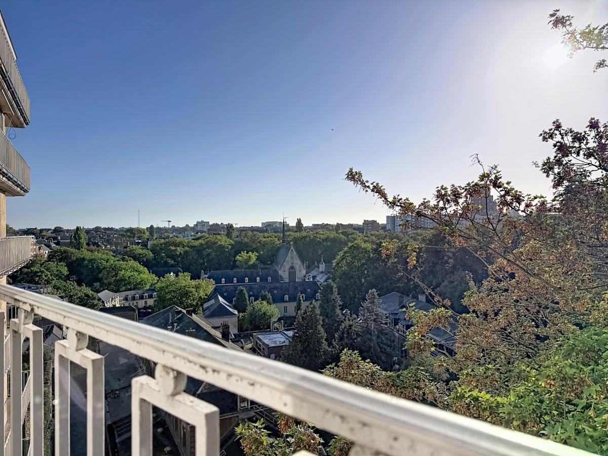 Louise /Abbaye : Somptueux appartement caractère remis à neuf
