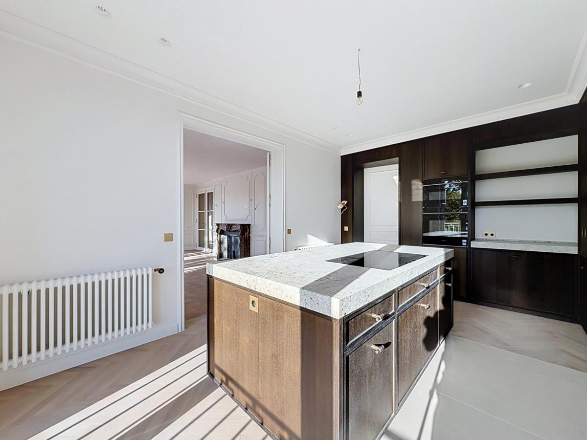 Louise /Abbaye : Somptueux appartement caractère remis à neuf