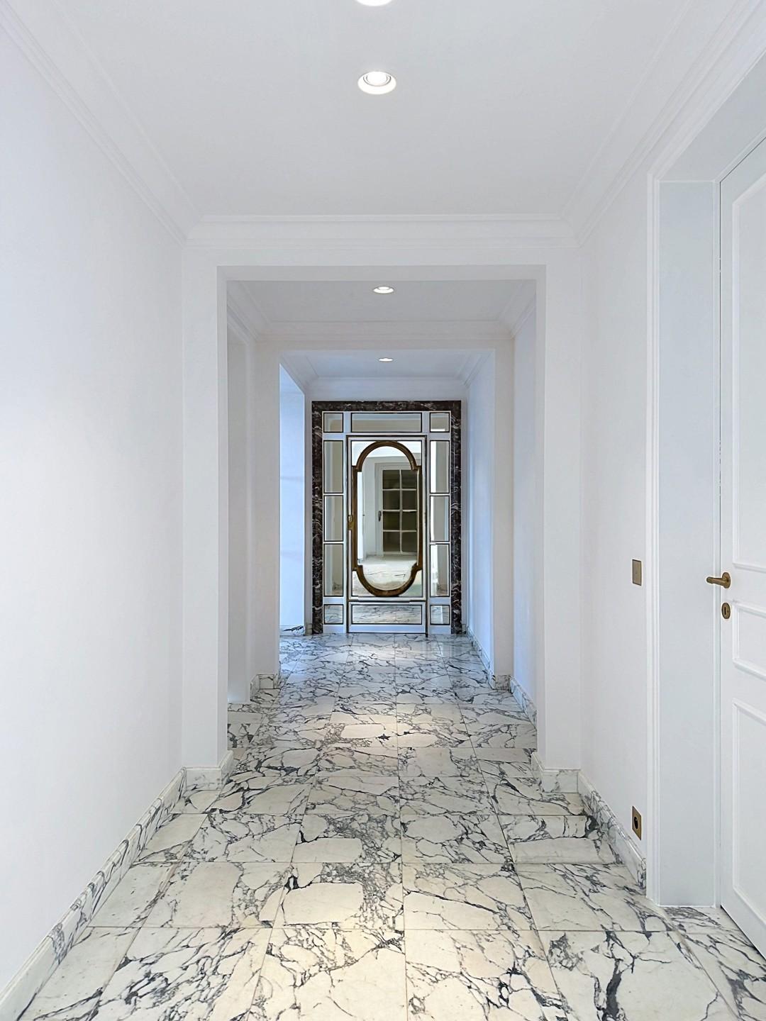 Louise /Abbaye : Somptueux appartement caractère remis à neuf