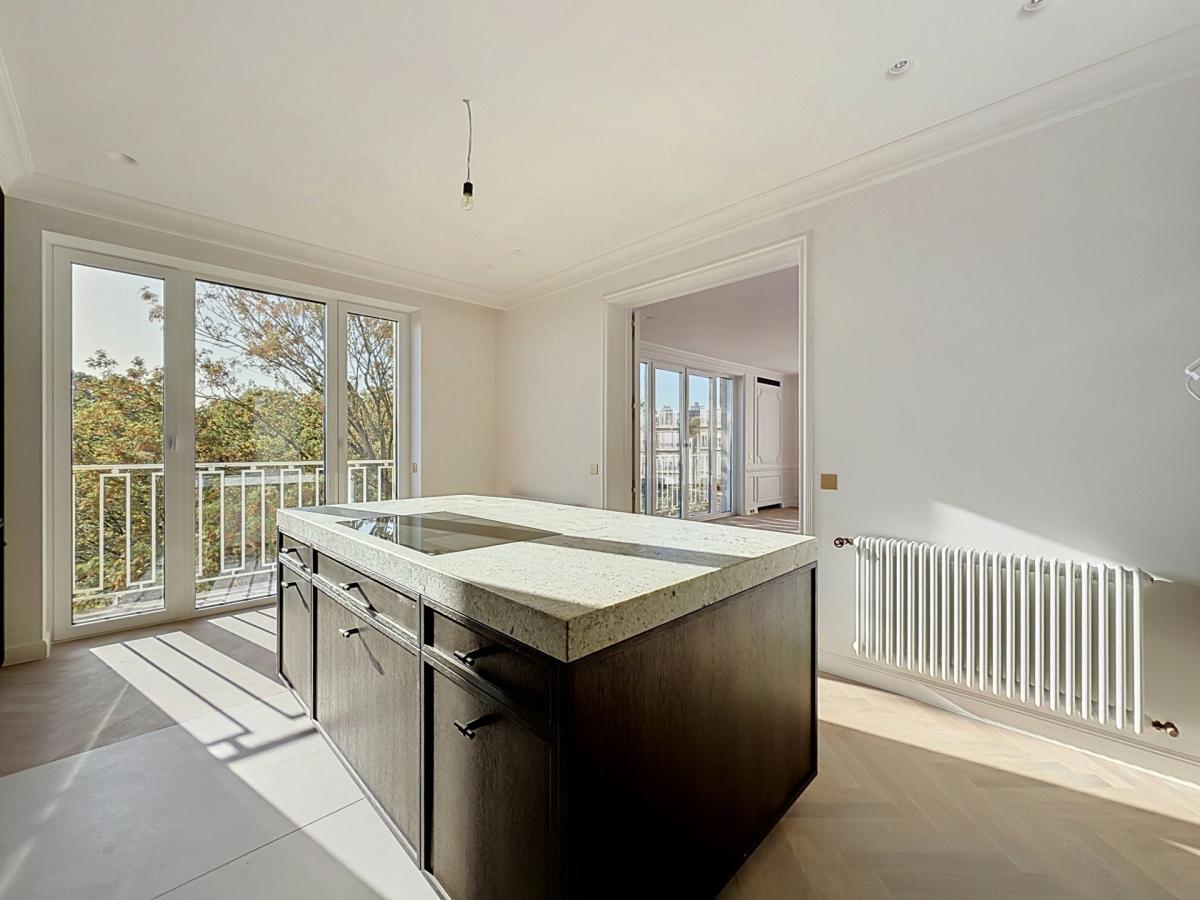 Louise /Abbaye : Somptueux appartement caractère remis à neuf