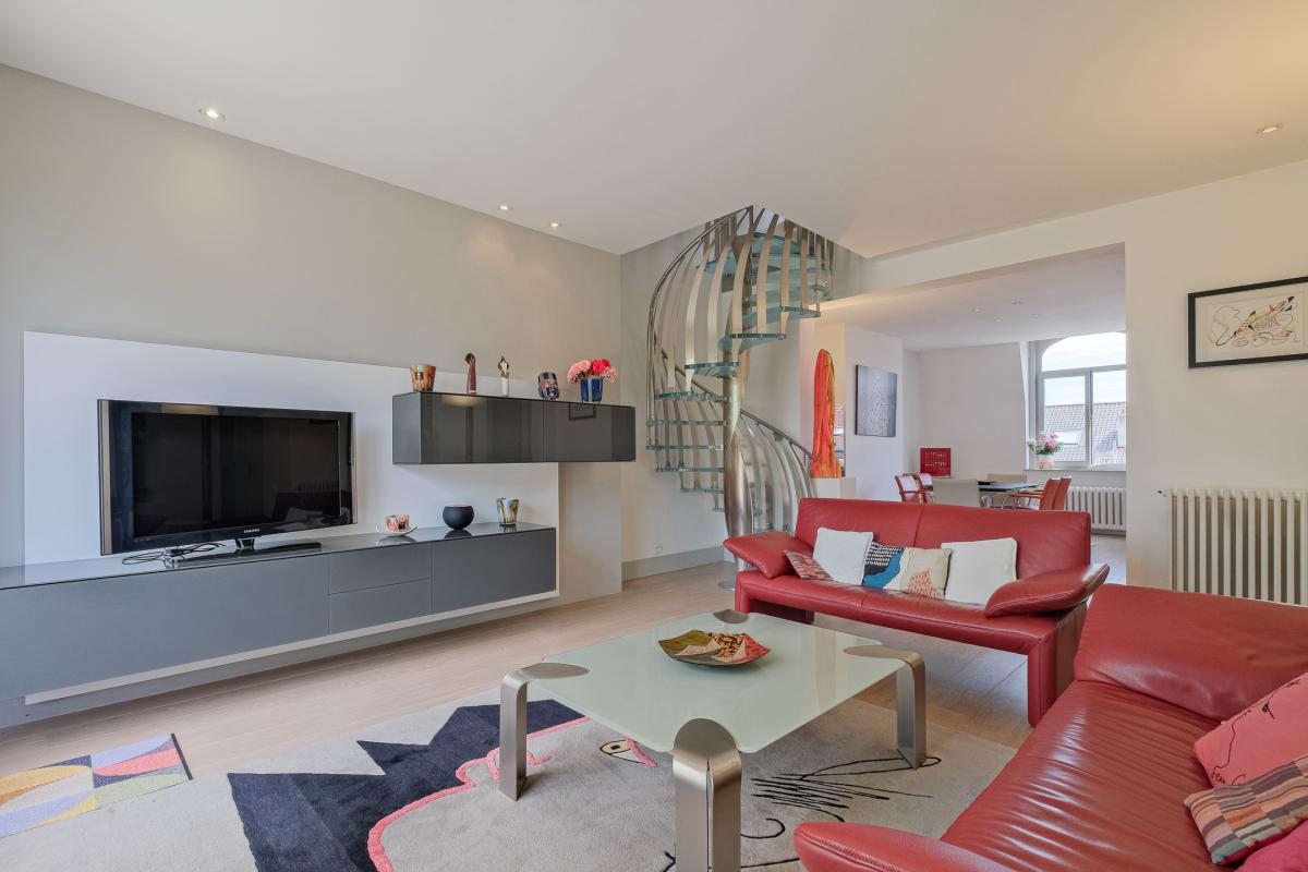 Place Brugmann,  triplex 3 ch  rénové avec grande terrasse