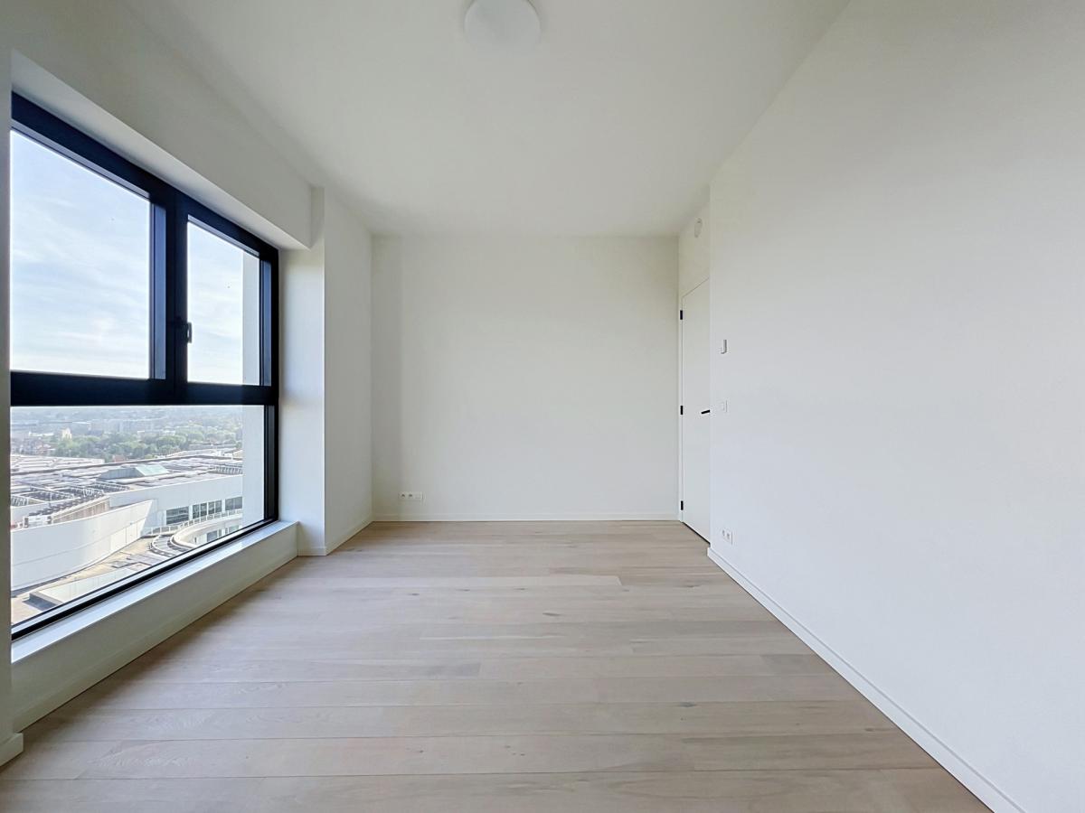 Triomphe : Magnifique penthouse 3ch + terrasses + pkg