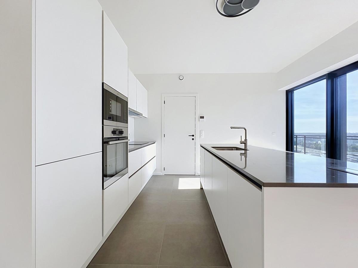 Triomphe : Magnifique penthouse 3ch + terrasses + pkg