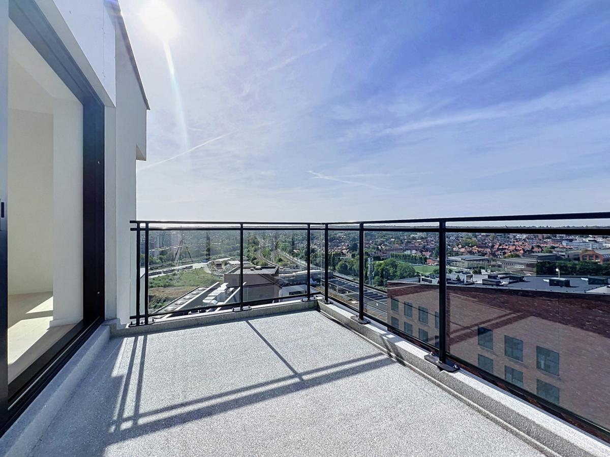 Triomphe : Magnifique penthouse 3ch + terrasses + pkg