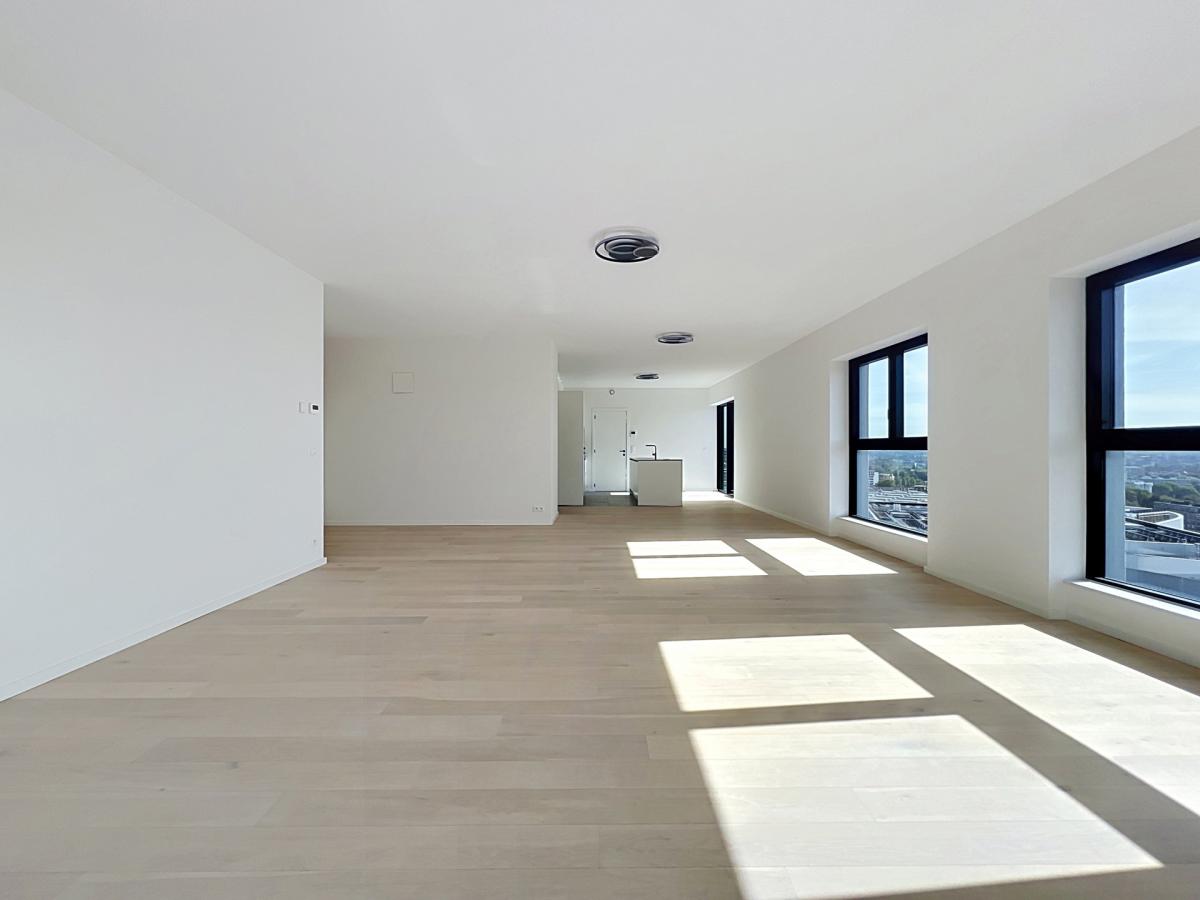 Triomphe : Magnifique penthouse 3ch + terrasses + pkg