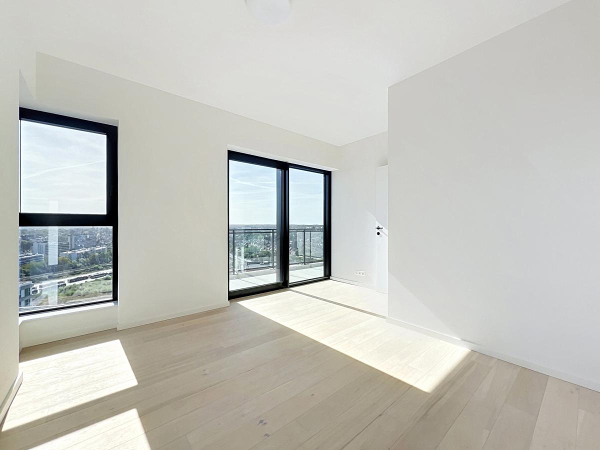 Triomphe : Magnifique penthouse 3ch + terrasses + pkg