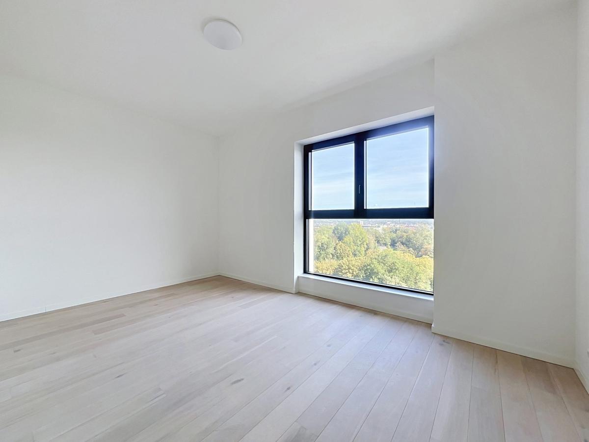 Triomphe : Magnifique penthouse 3ch + terrasses + pkg