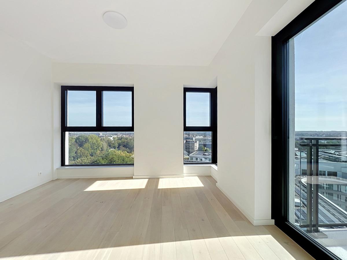 Triomphe : Magnifique penthouse 3ch + terrasses + pkg