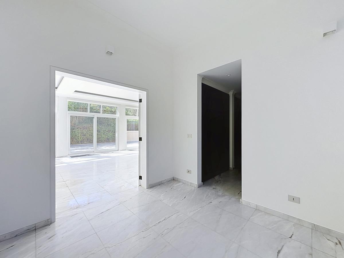 Prince d'Orange : Sublime villa jumelée remise à neuf