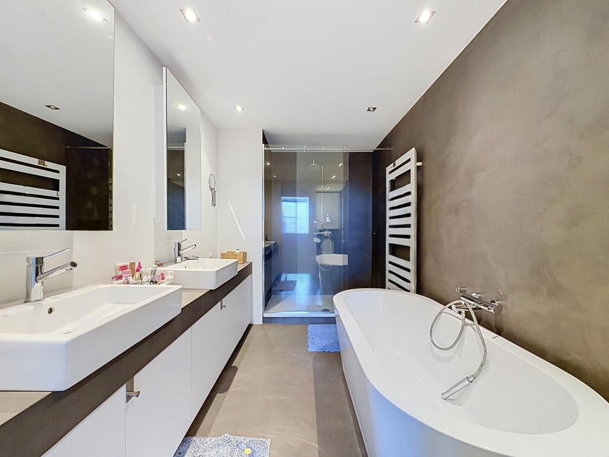 Flagey / Louise - Superbe duplex penthouse + terrasse !