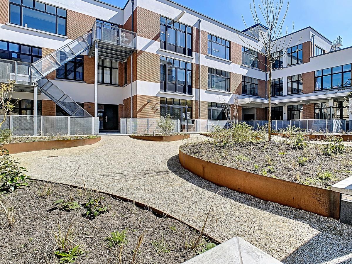 Couronne : Bel appartement récent 1 chambre + terrasse