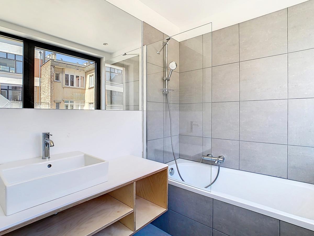 Couronne : Bel appartement récent 1 chambre + terrasse