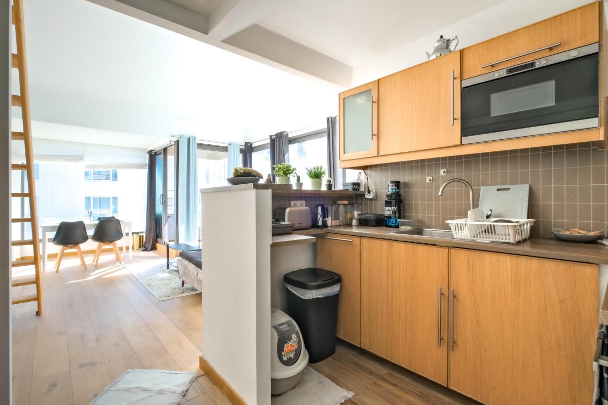 Quartier EU: Penthouse récent avec terrasse de 8 m²
