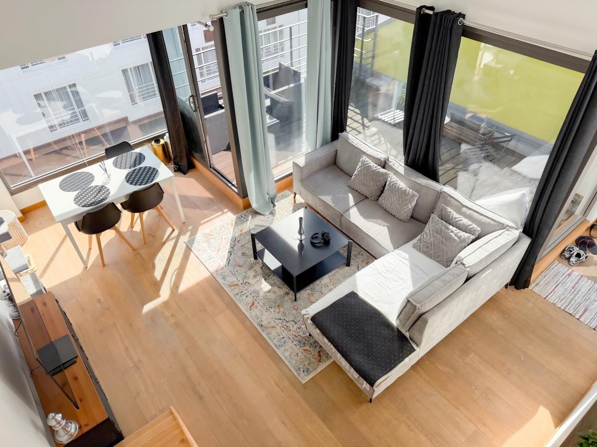 Quartier EU: Penthouse récent avec terrasse de 8 m²