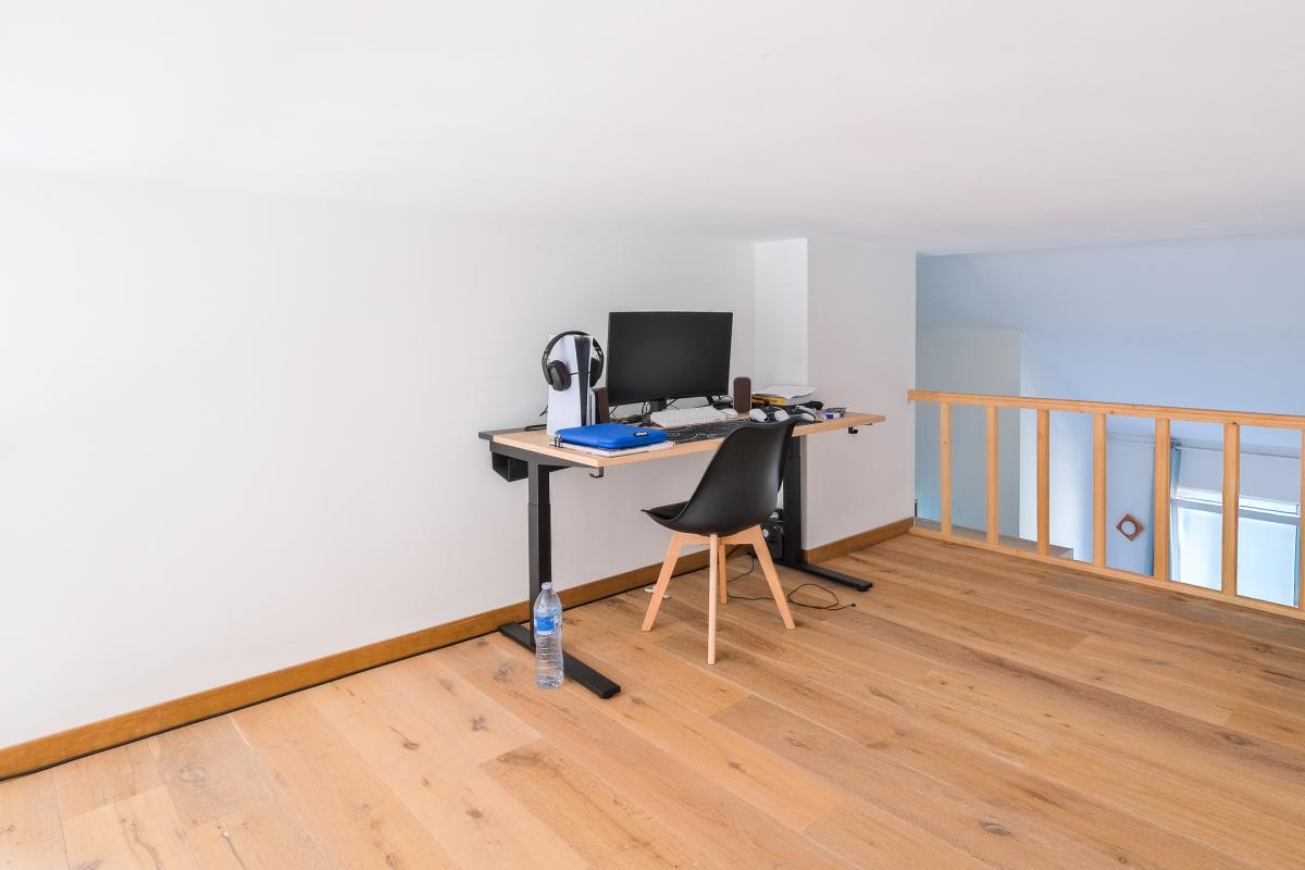 Parlement européen: Penthouse récent avec terrasse de 8 m²