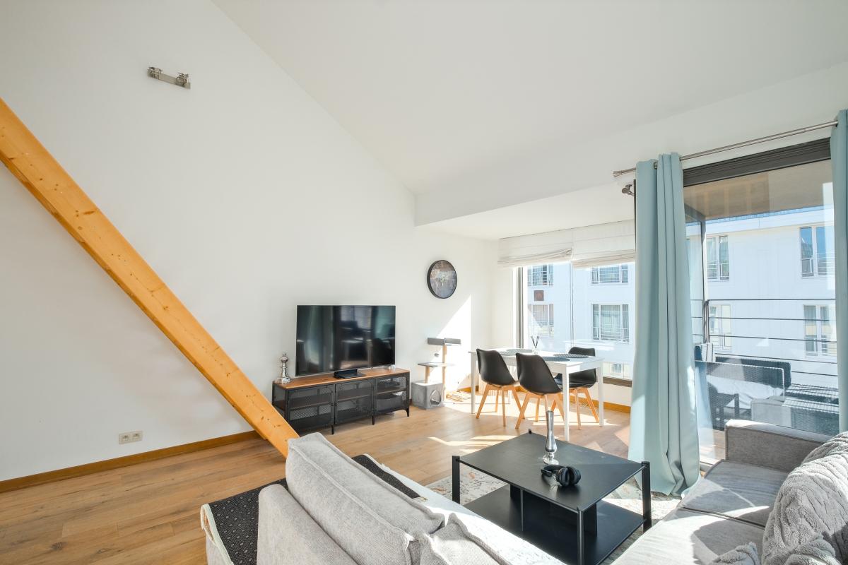 Parlement européen: Penthouse récent avec terrasse de 8 m²