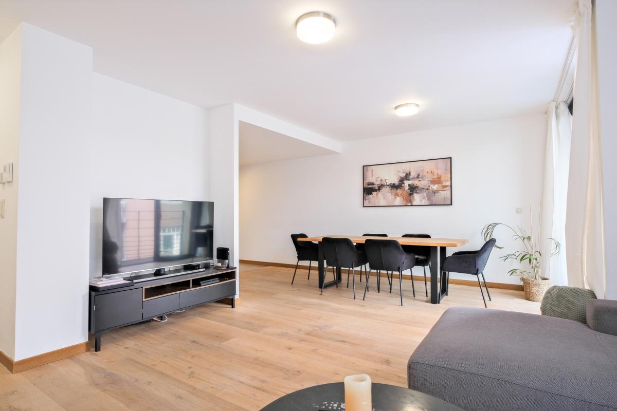 Parlement Européen: Bel appartement récent avec terrasse de 15 m²