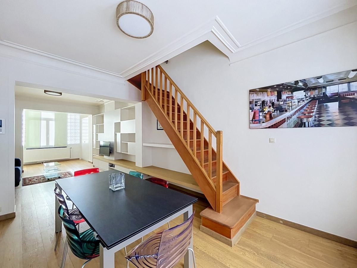 Cinquantenaire : Superbe duplex meublé 118 m², 2 ch