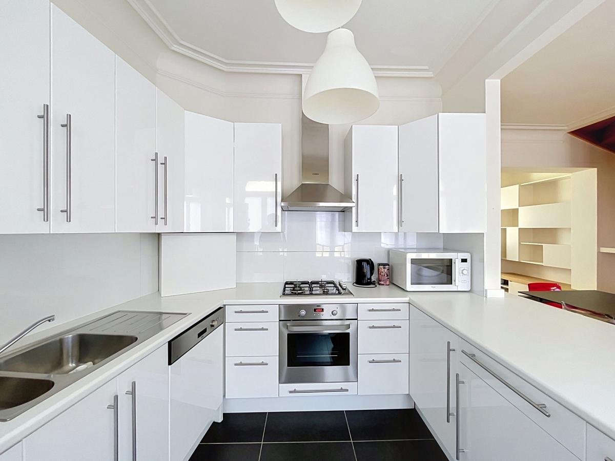 Cinquantenaire : Superbe duplex meublé 118 m², 2 ch