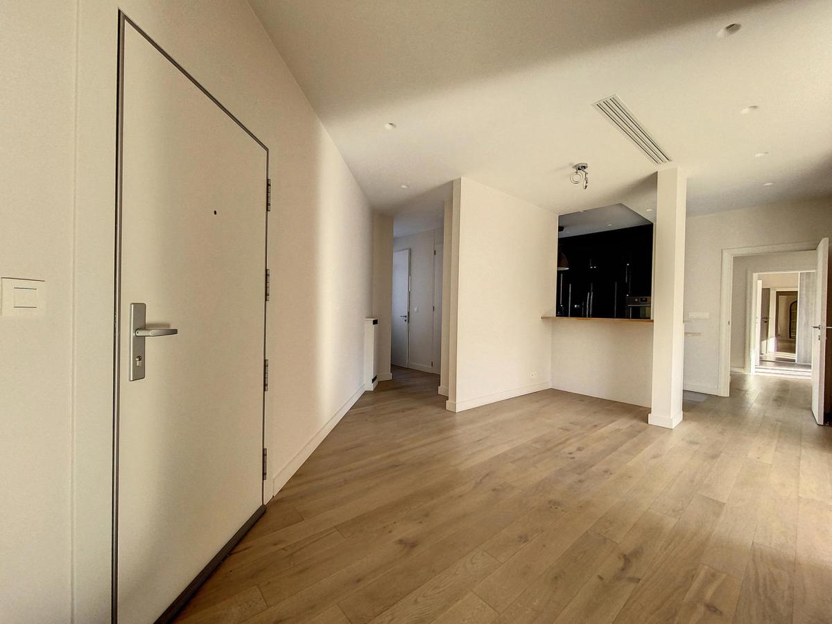 Franklin Roosevelt : Bel appartement 2 chambres + terrasse