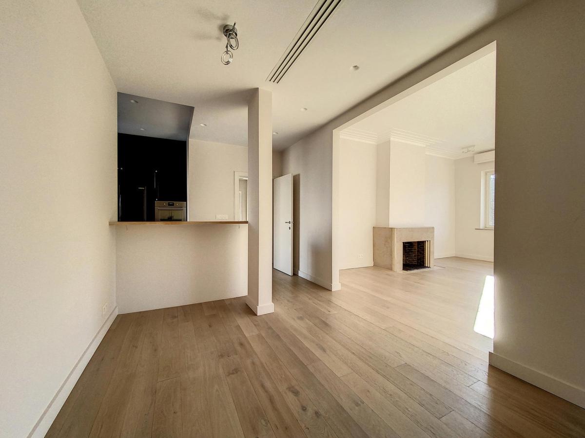 Franklin Roosevelt : Bel appartement 2 chambres + terrasse