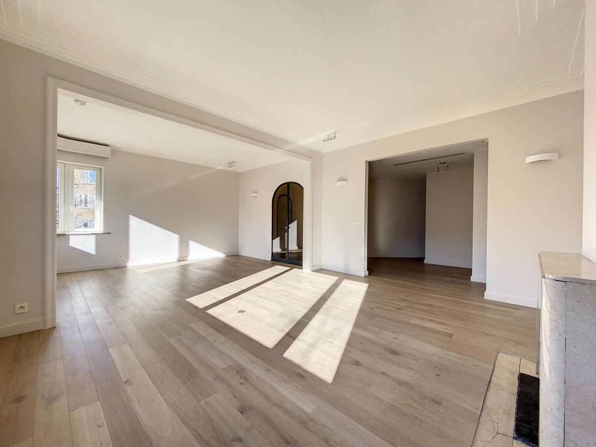 Franklin Roosevelt : Bel appartement 2 chambres + terrasse