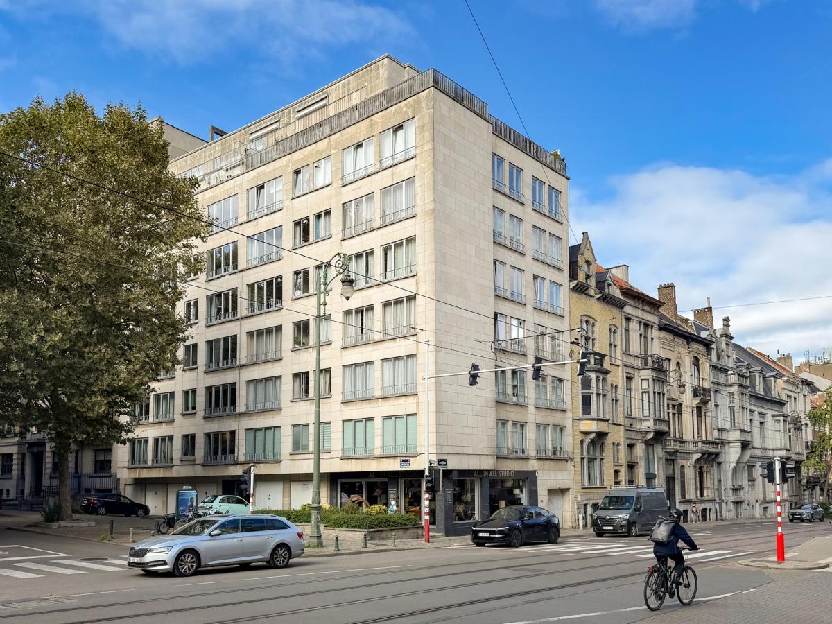 Molière : Appartement 2 chambres en très bon état + balcon 