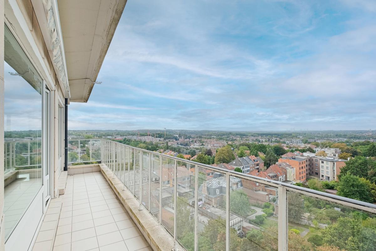 Uccle: Magnifique Penthouse 4 chambres, terrasses, garage