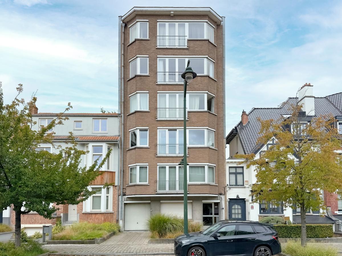 Forest, lumineux appartement 2 ch rénové
