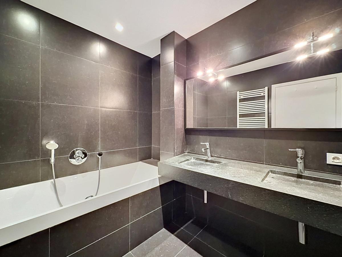 Sablon : Superbe appartement meublé + vue imprenable