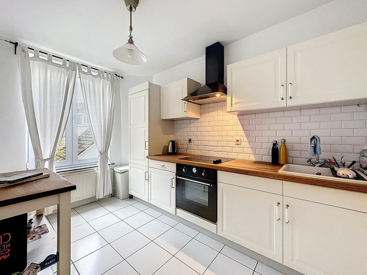 Bailli : Bel appartement meublé + grand balcon