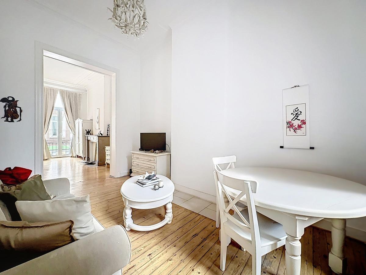 Bailli : Bel appartement meublé + grand balcon