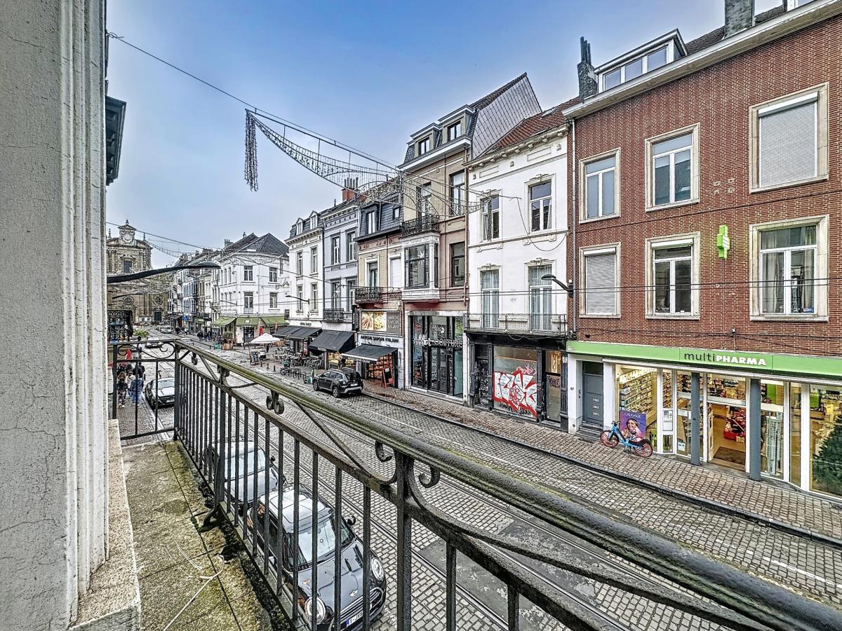 Bailli : Bel appartement meublé + grand balcon