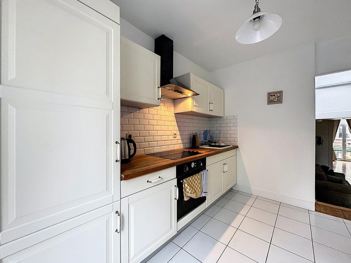 Bailli : Bel appartement meublé + grand balcon
