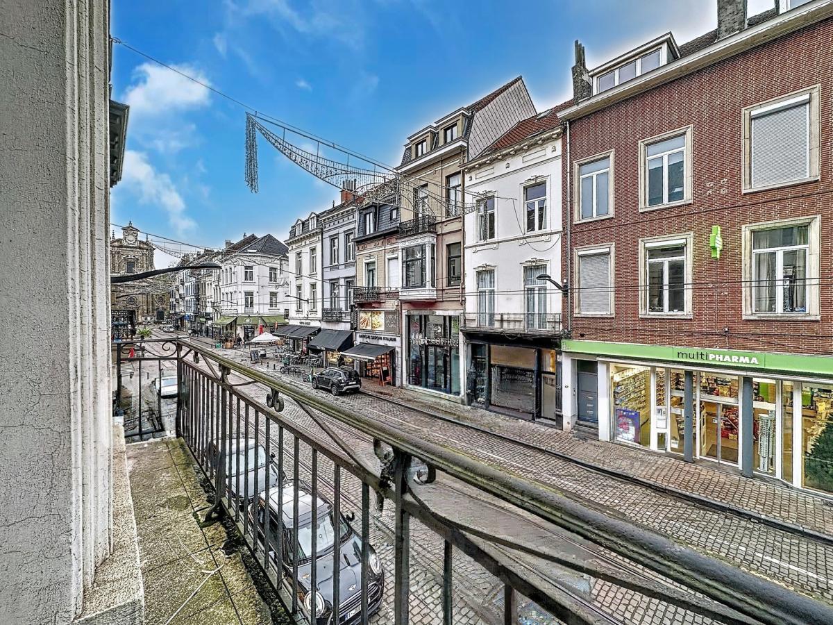 Bailli : Bel appartement meublé + grand balcon
